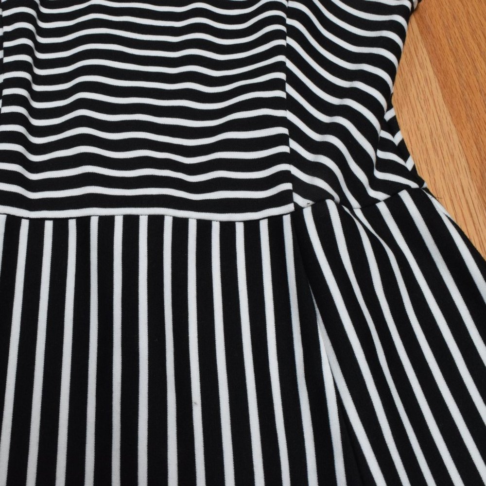 Banana Republic Striped Ponte Dress in Women's Size 6T - Picture 5 of 15